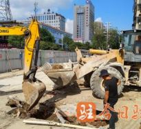 男人抓胸将鸡鸡捅进美女的洞洞里高温下的坚守｜道路建设者用汗水铺就畅通路